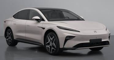 飞凡牌CSA7005DBEV7型纯电动轿车