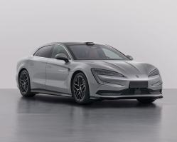 仰望牌QCJ7000BTBEV2型纯电动轿车