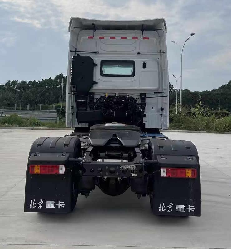 BJ4180D6AP 北京牌579马力单桥柴油国六半挂牵引车图片