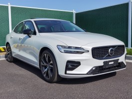 沃尔沃牌VCD7204G68Z型轿车