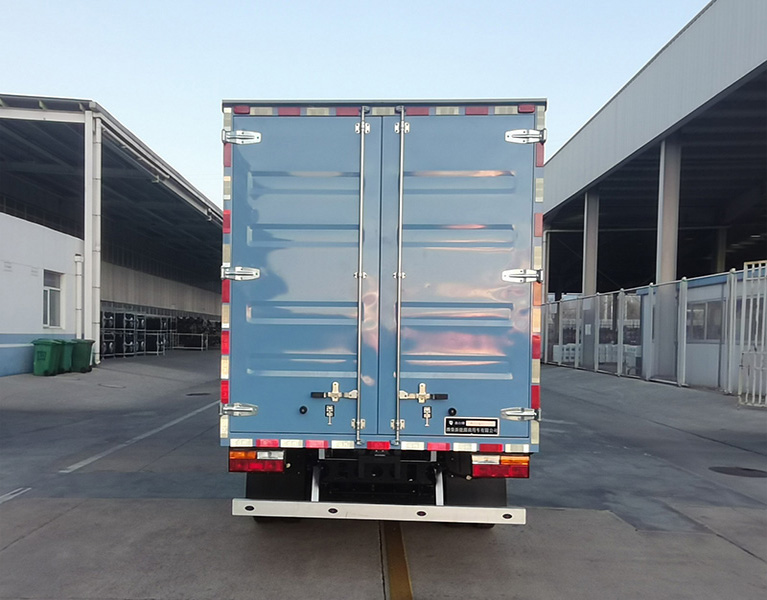 燕臺(tái)牌YTQ5043XXYKKPHEV331插電式混合動(dòng)力廂式運(yùn)輸車公告圖片