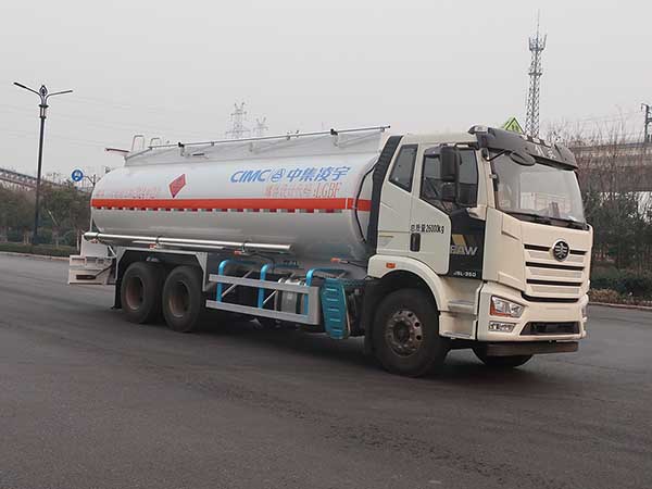 CLY5260GRYF型易燃液体罐式运输车图片