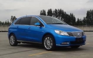 腾势牌QCJ7007BEV1型纯电动轿车