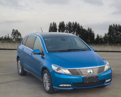 腾势牌QCJ7007BEV2型纯电动轿车