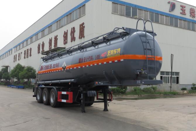 特运牌10.8米31.5吨3轴腐蚀性物品罐式运输半挂车(DTA9405GFWB)