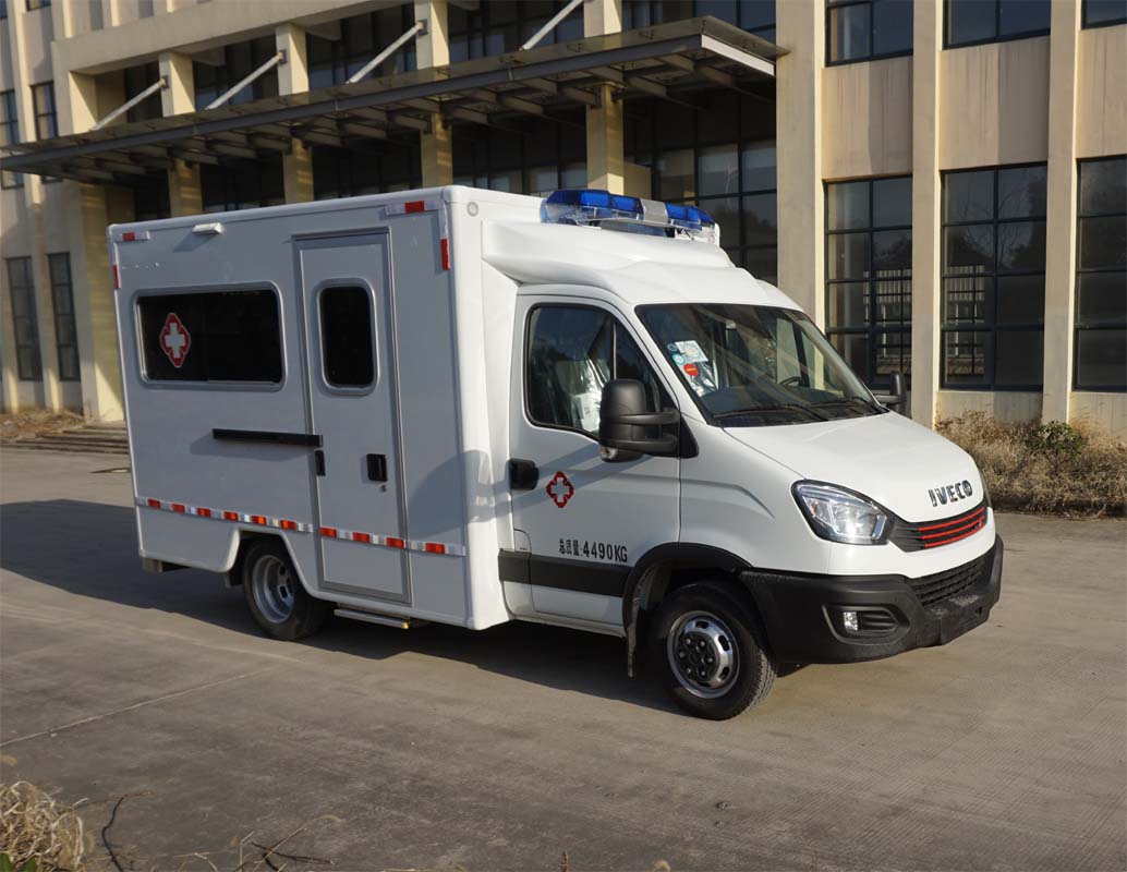 东方汽车牌ZDF5043XJHX救护车图片