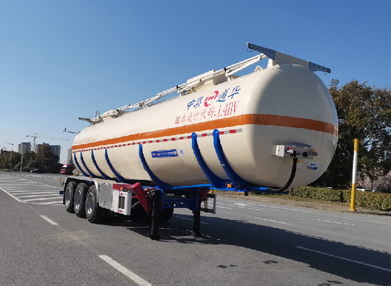 通华牌11.2米33.4吨3轴氧化性物品罐式运输半挂车(THT9401GYWF)