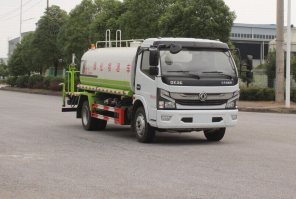 绿化喷洒车