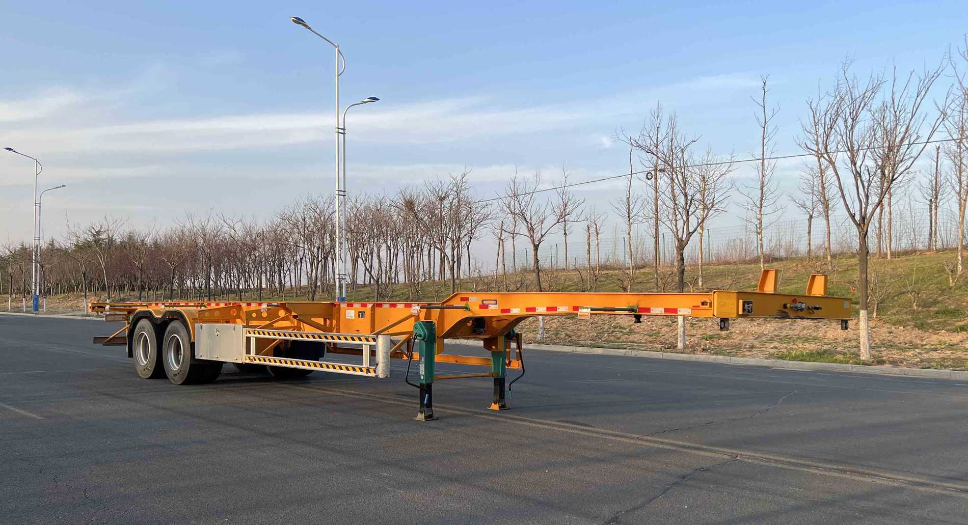 中企鲁兴牌14米31吨2轴集装箱运输半挂车(LXW9350TJZ)