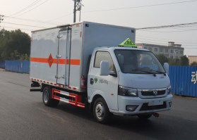 爆破器材运输车