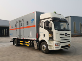 爆破器材运输车