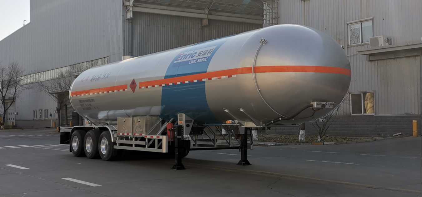 安瑞科牌13.1米25.6吨3轴液化气体运输半挂车(HGJ9402GYQ8)