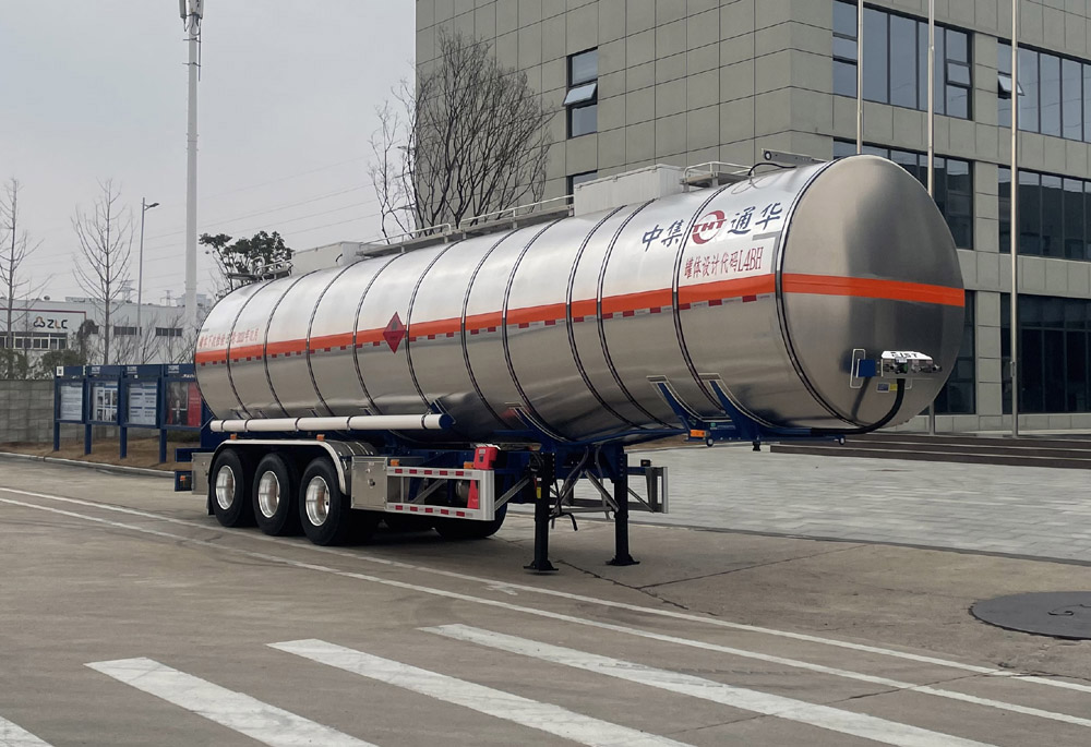通华牌12.5米32.2吨3轴易燃液体罐式运输半挂车(THT9405GRYDY45A)