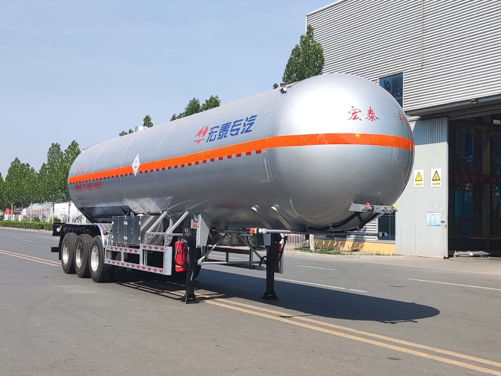 正康宏泰牌13.3米26吨3轴液化气体运输半挂车(HHT9407GYQ)