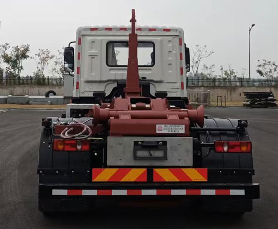 中国中车牌TEG5180ZXXAZCBEV1纯电动车厢可卸式垃圾车公告图片