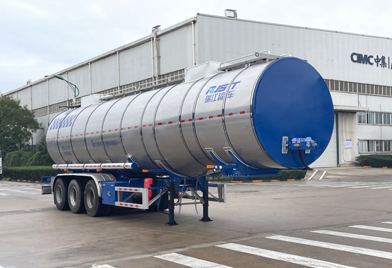 瑞江牌12.5米33吨3轴普通液体运输半挂车(WL9405GPGDY45A)