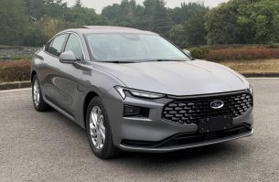 福特牌CAF7151A61型轿车