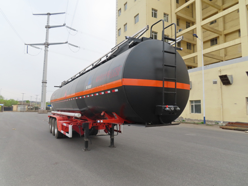 陆平机器牌12.5米30.5吨3轴易燃液体罐式运输半挂车(LPC9406GRYB)