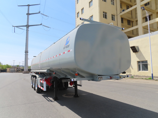 陆平机器牌11米31吨3轴普通液体运输半挂车(LPC9400GPG)