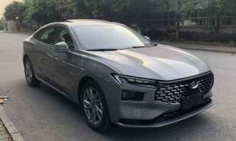 福特牌CAF7151A62HEV型混合动力轿车