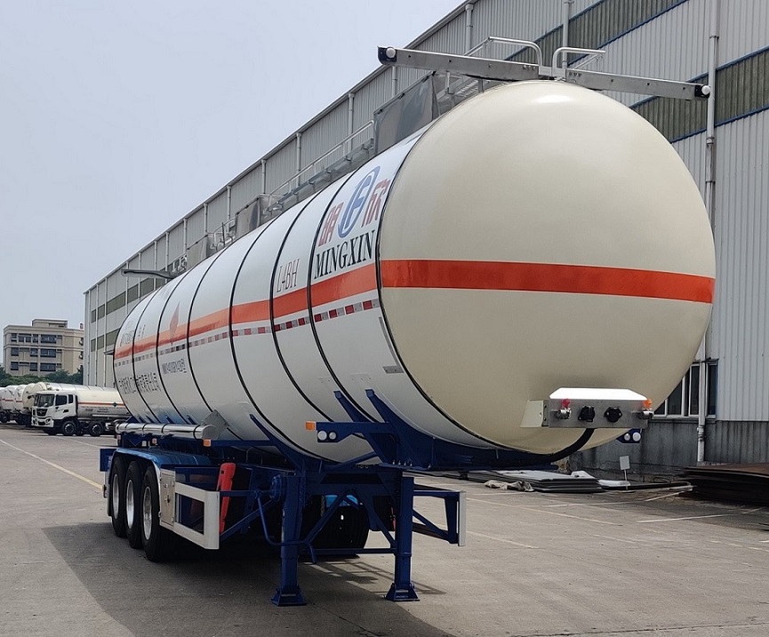 明欣牌12.1米32吨3轴易燃液体罐式运输半挂车(NMX9400GRY42B)