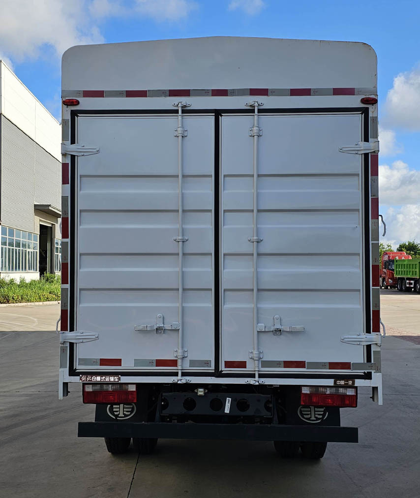 解放牌CA5044CCYP40K56L2E6A85倉柵式運(yùn)輸車公告圖片