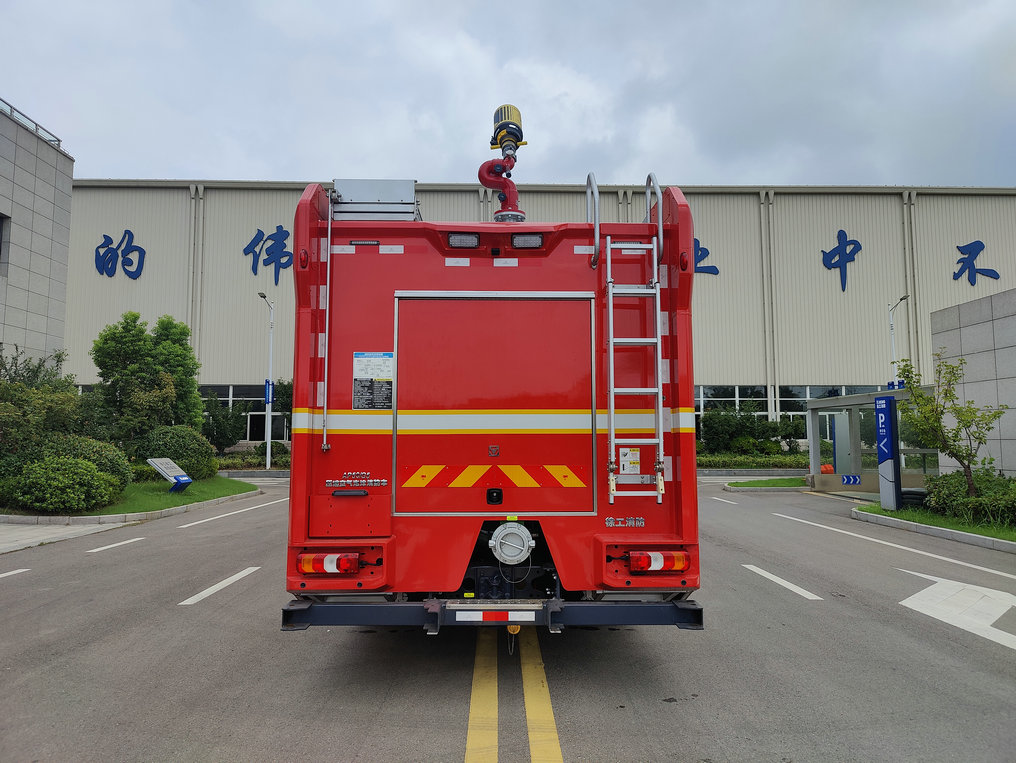 压缩空气泡沫消防车图片