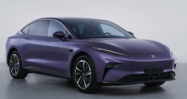 飞凡牌CSA7005DSEV4型换电式纯电动轿车