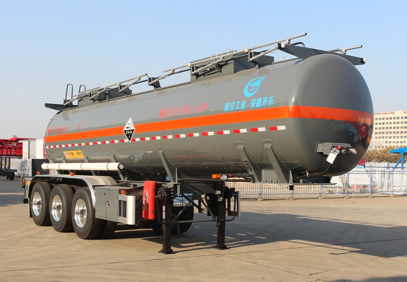 开乐牌10.2米34吨3轴腐蚀性物品罐式运输半挂车(AKL9402GFWB)