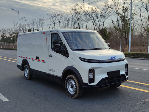 江淮牌HFC5030XXYEV8W純電動(dòng)廂式運(yùn)輸車公告圖片