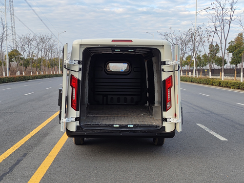 江淮牌HFC5030XXYEV8W純電動(dòng)廂式運(yùn)輸車公告圖片