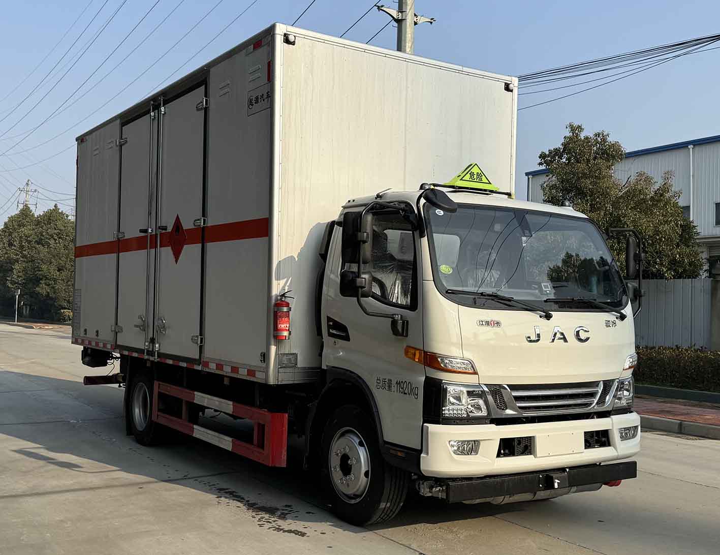 百捷牌QYY5120XRQHFC6易燃?xì)怏w廂式運(yùn)輸車(chē)公告圖片