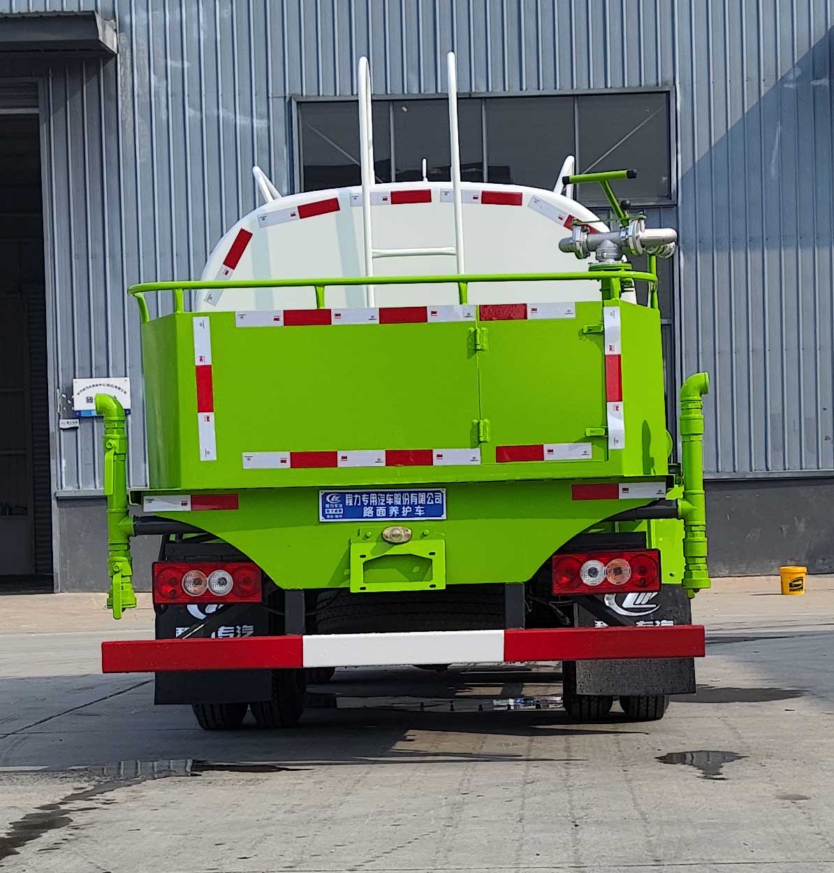 程力威牌CLW5040TYH6XC路面養(yǎng)護車公告圖片