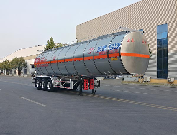 正康宏泰牌12.4米33.5吨3轴铝合金易燃液体罐式运输半挂车(HHT9405GRYE)