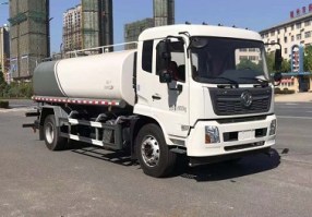 洒水车
