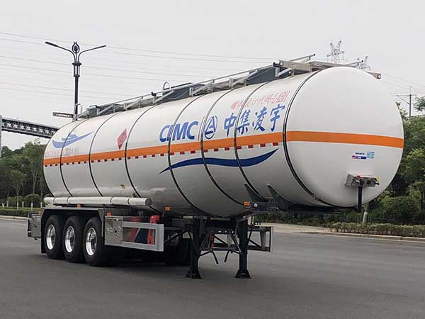 凌宇牌11.6米32.5吨3轴易燃液体罐式运输半挂车(CLY9405GRYC1)