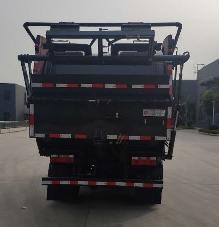 中国中车牌TEG5071ZYS6EQ1D压缩式垃圾车公告图片