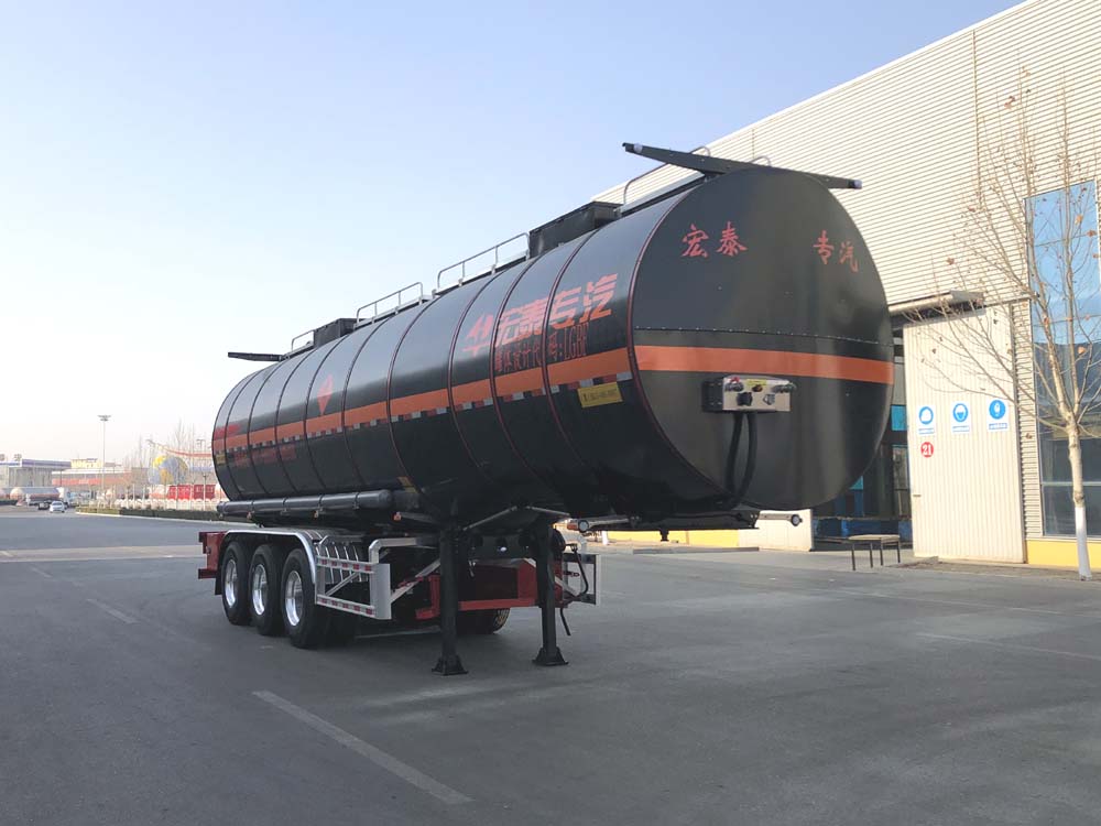 正康宏泰牌11.2米32.6吨3轴易燃液体罐式运输半挂车(HHT9402GRYF)