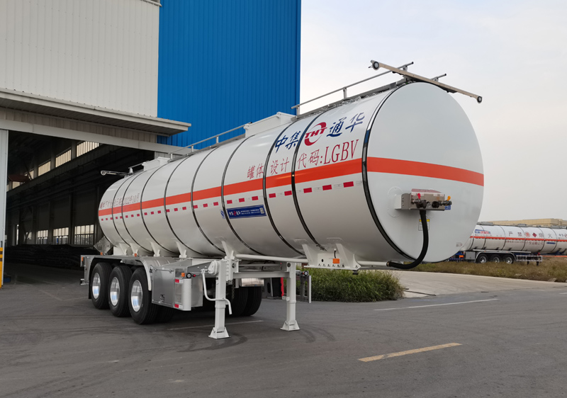 通华牌10.4米33.2吨3轴易燃液体罐式运输半挂车(THT9402GRYE)