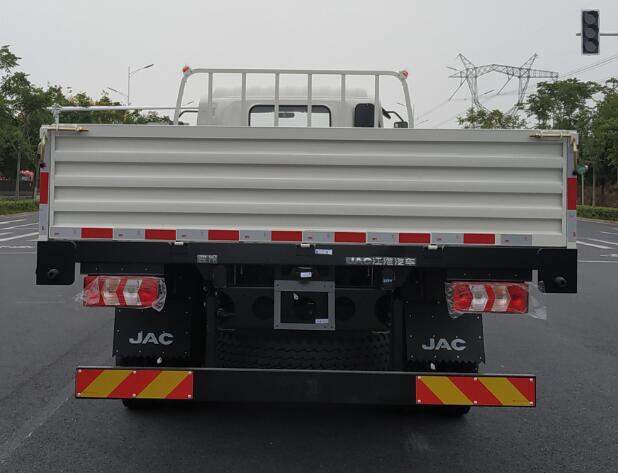 HFC1180P41K1D3S 江淮牌220马力单桥柴油6.2米国六载货汽车图片