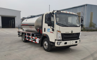 沥青洒布车