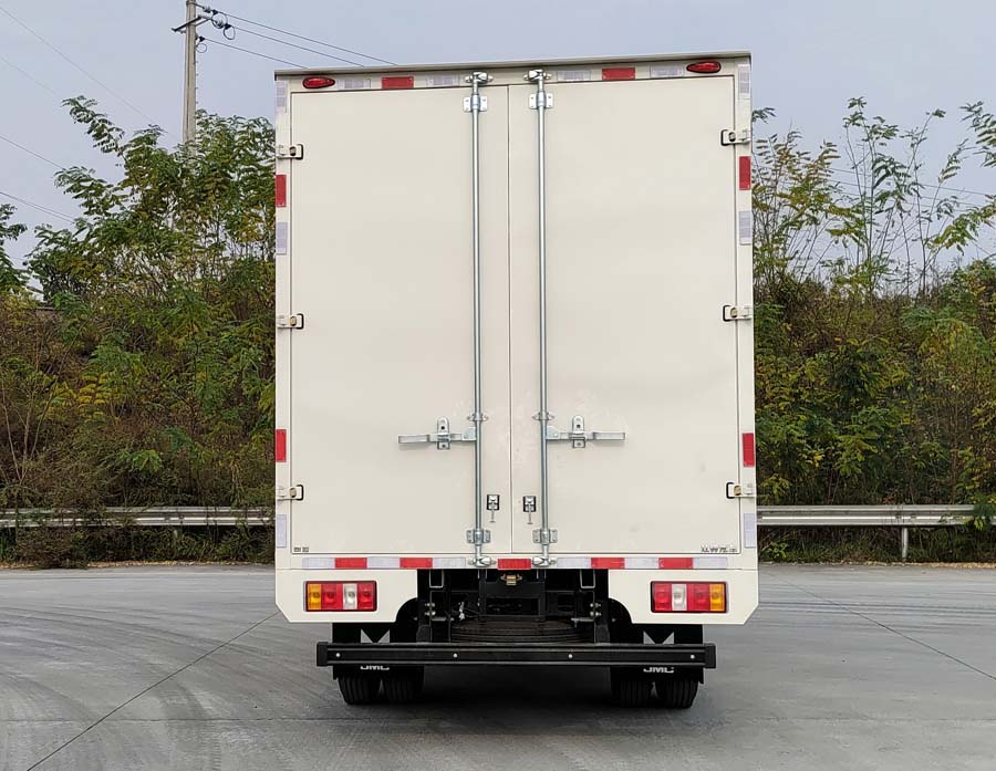 江鈴牌JX5040XXYTSCA26廂式運(yùn)輸車公告圖片