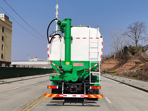 龍牧雙星牌LMX5311ZSLDF6散裝飼料運(yùn)輸車公告圖片