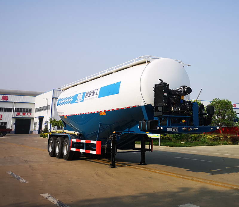 通華牌11.4米31.5吨3轴低密度粉粒物料运输半挂车(WTY9400GFLDC50)