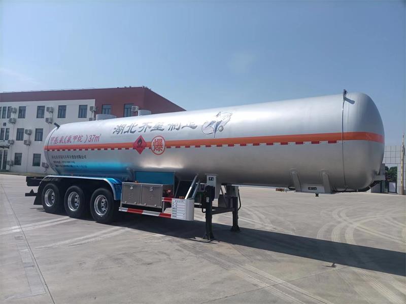 齐星牌11.5米30吨3轴液化气体运输半挂车(QXC9402GYQ)