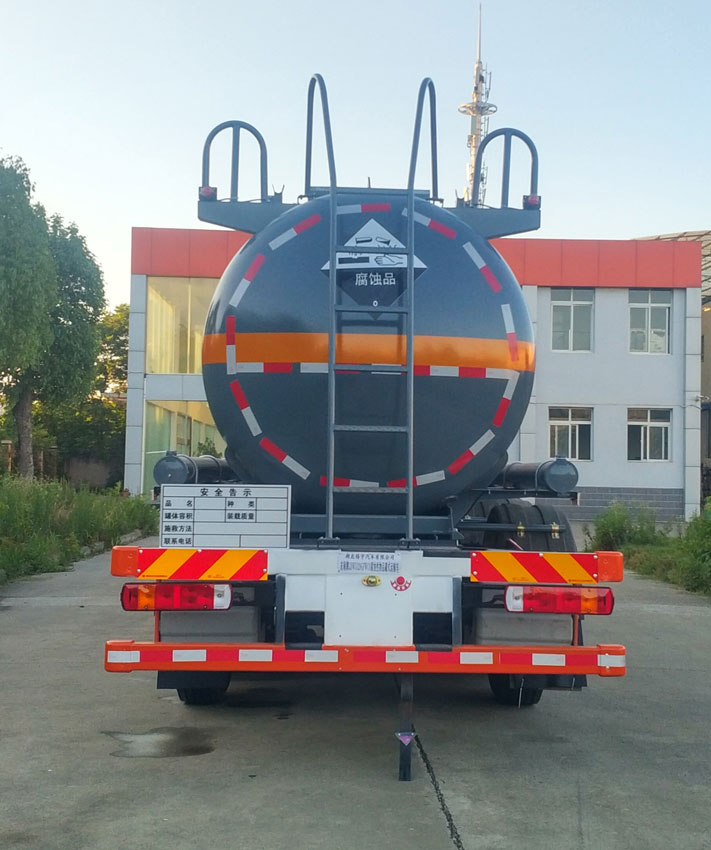 東駒牌LDW5329GFWC6腐蝕性物品罐式運(yùn)輸車公告圖片