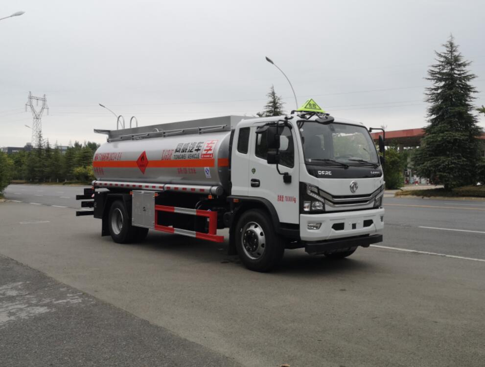 专威牌HTW5180GJYEC6加油车