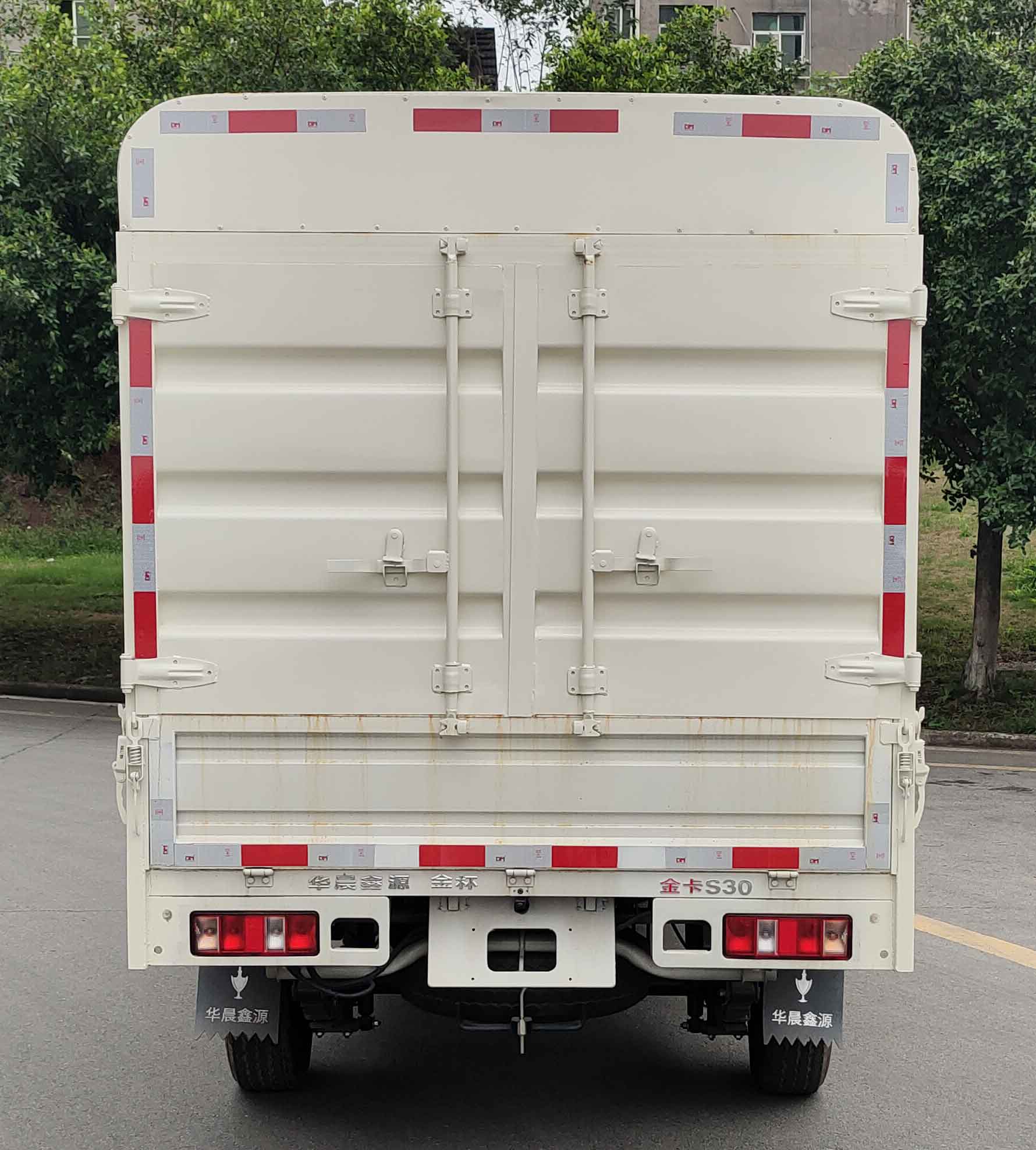 金杯牌JKC5022CCYD6L4倉柵式運輸車公告圖片