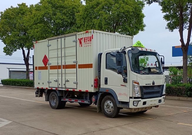 華威馳樂牌SGZ5041XRYZZ6易燃液體廂式運(yùn)輸車公告圖片