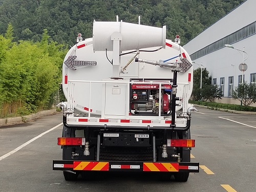 東風(fēng)牌EQ5252GPSSDF6綠化噴灑車公告圖片